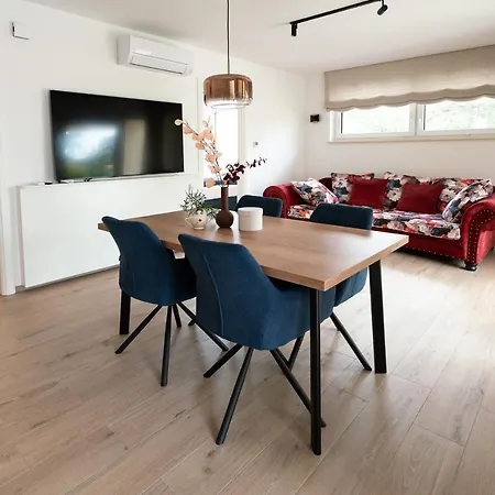 Apartments Kras 24 With Pool Sezana Exterior photo