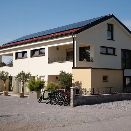 Apartments Kras 24 With Pool Sezana Exterior photo