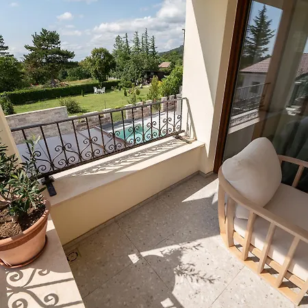 Apartments Kras 24 With Pool Sezana Exterior photo