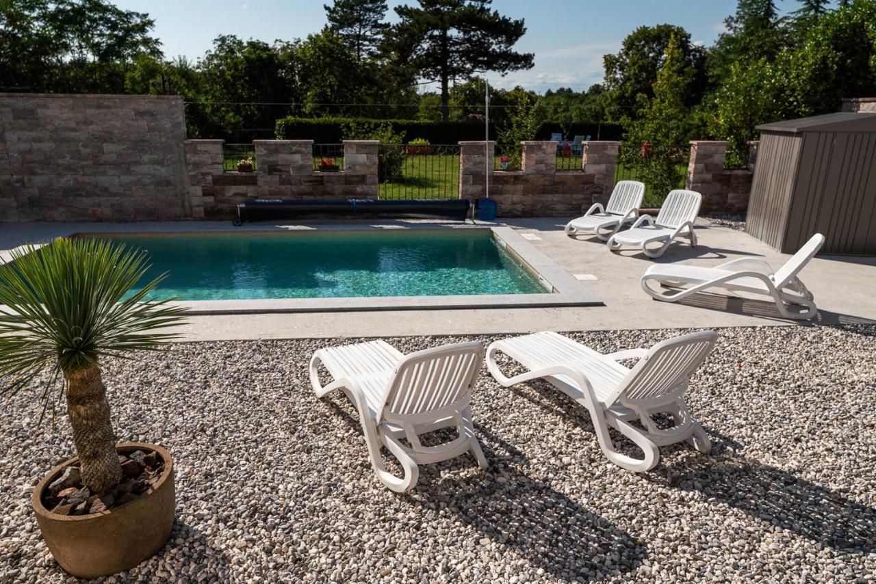 Kras 24 With Pool *