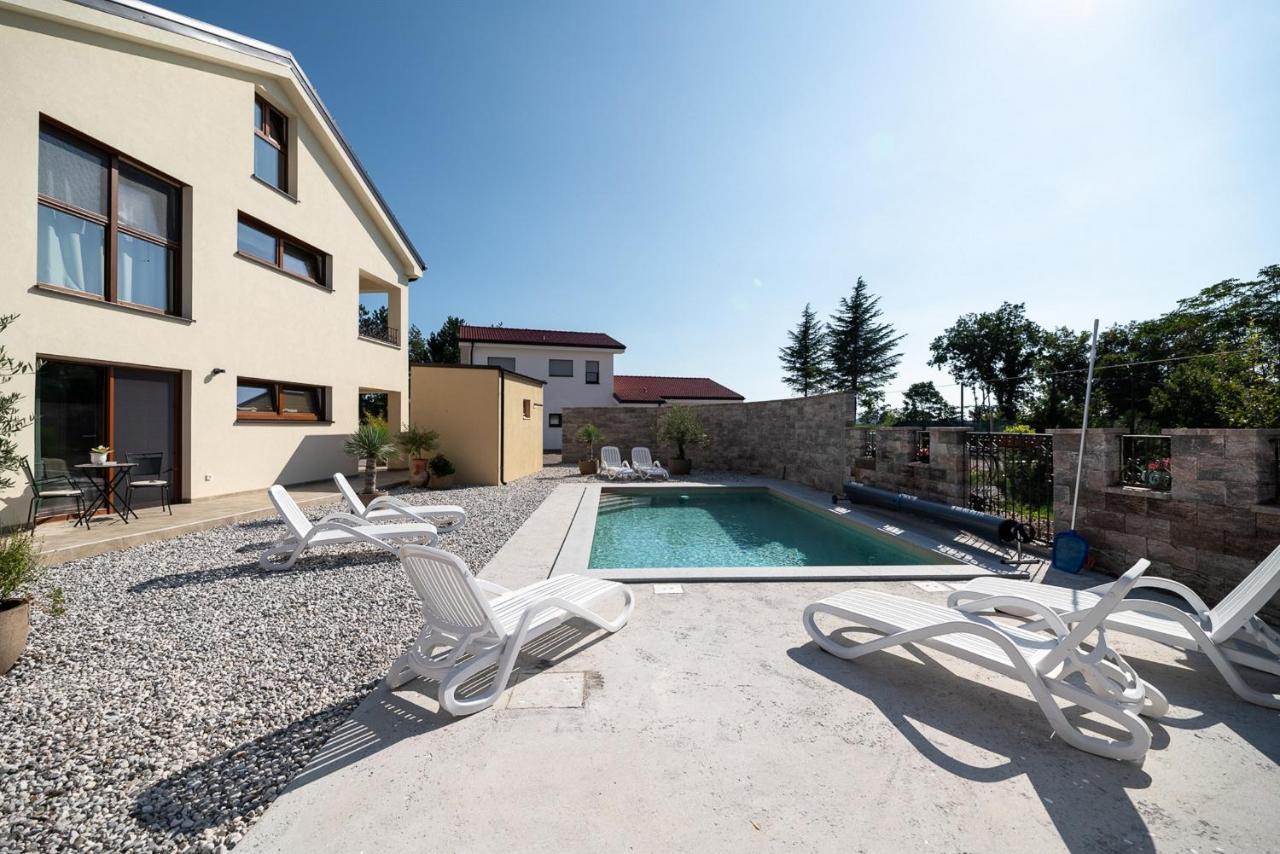 Kras 24 With Pool